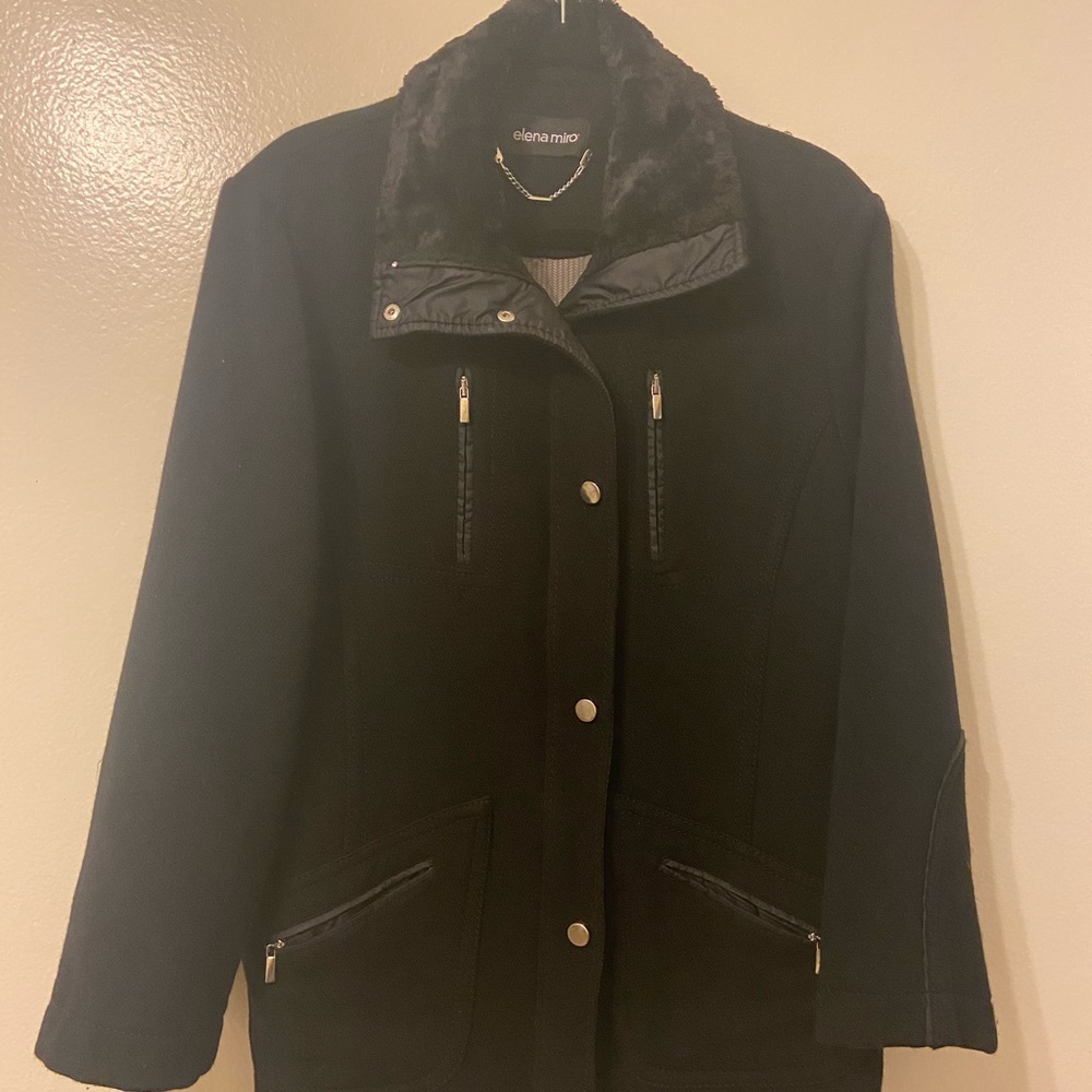 Winter wool jacket with fur colar